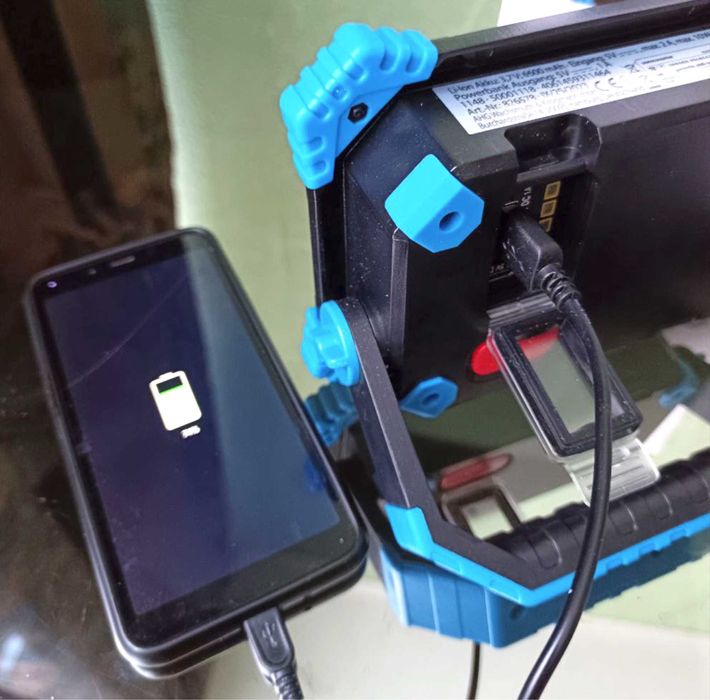 Ліхтар -прожектор з павербанком 6600mAh Workzone(Німеччина)