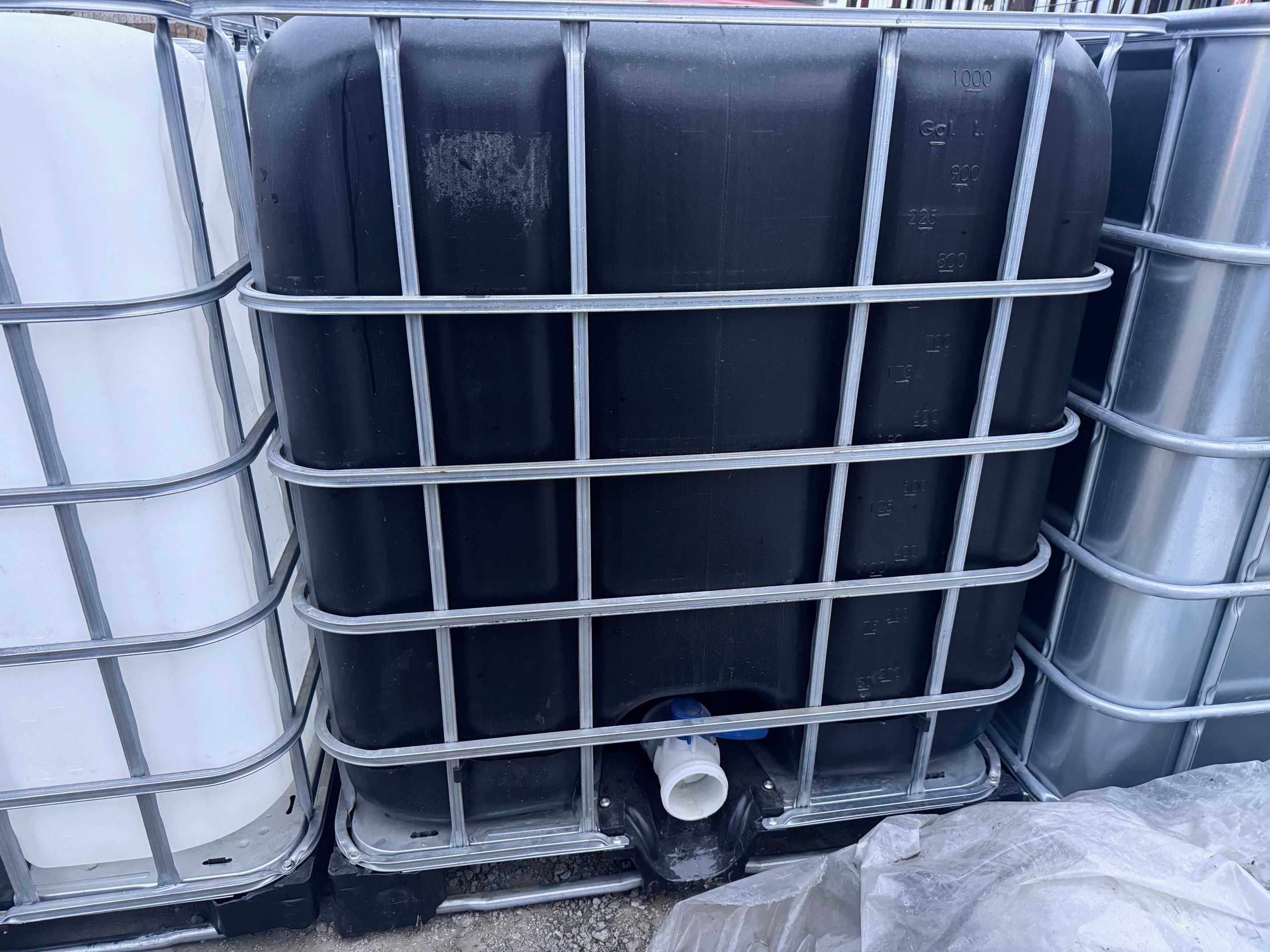 Zbiornik na deszczówkę , Mauzer , na wodę 1000L biały czarny aluminiow