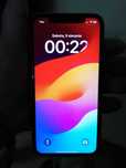 Telefon iPhone 11 w ładnym kolorze