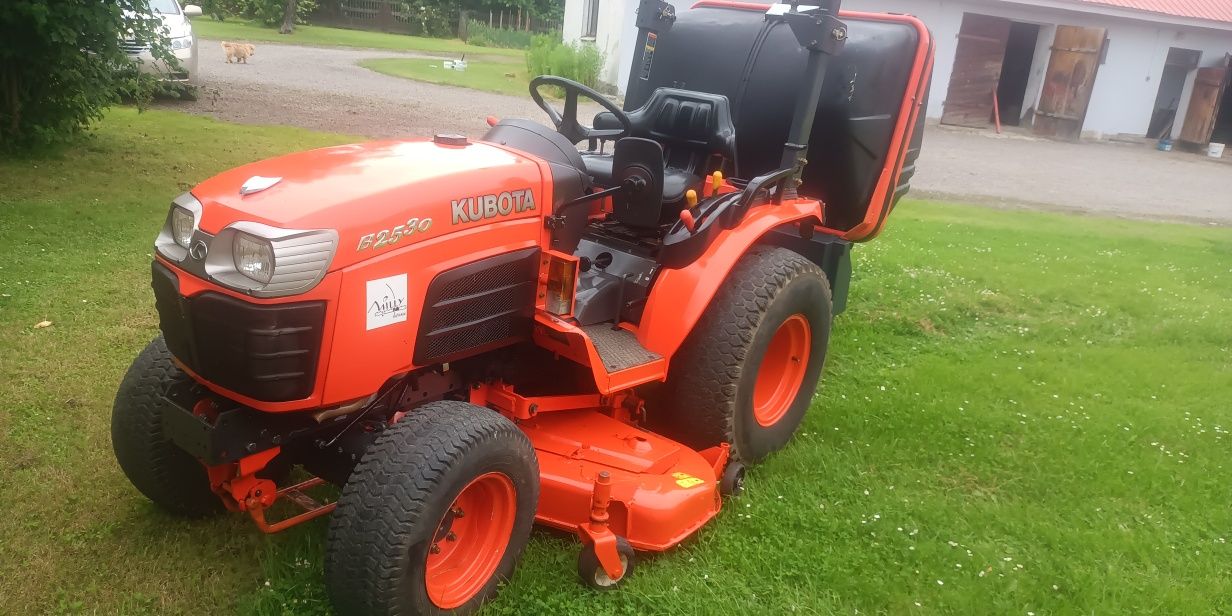 Kosiarka traktorek Kubota b2530 4x4 diesel kosz