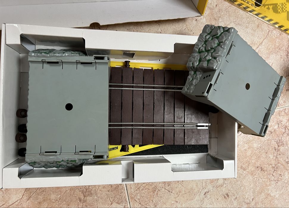 Pista de carros Scalextric F1 e Montecarlo