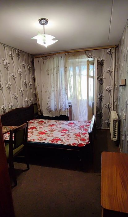 Сдам комнату  на пр. Небесной сотни ( без хозяйки)