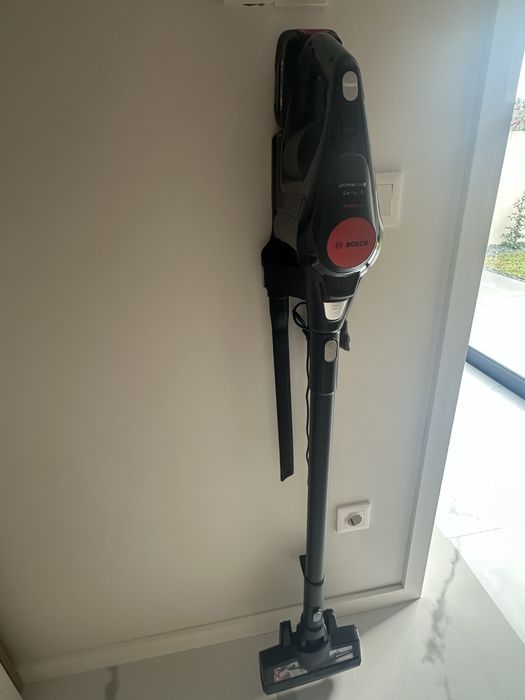 Aspirador vertical Bosch serie 8