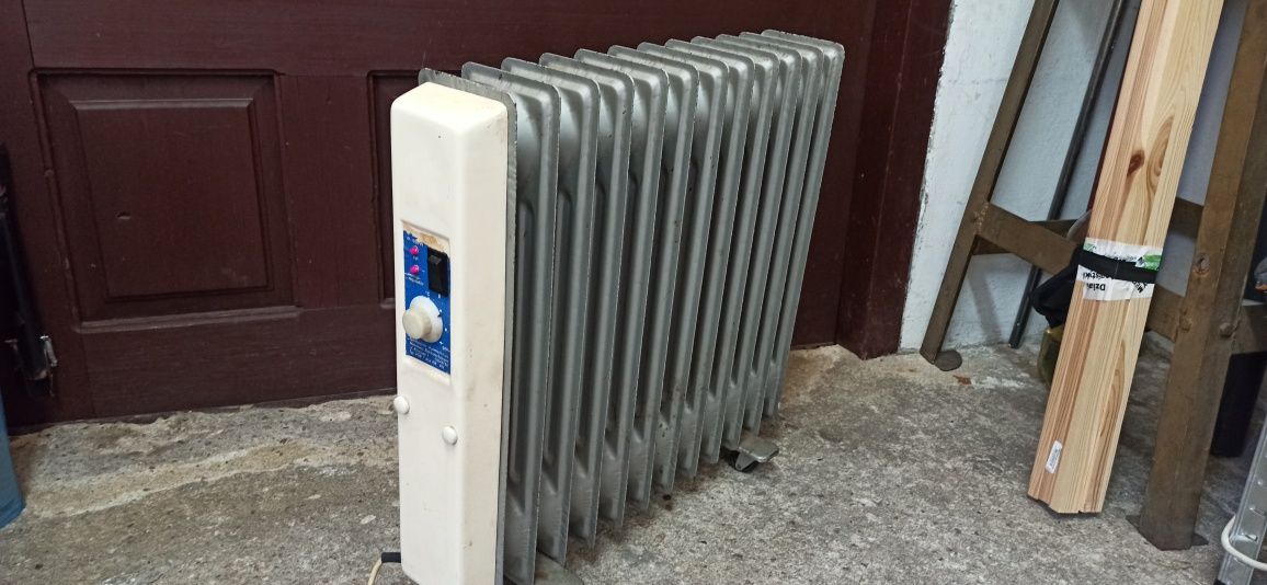 Grzejnik kaloryfer olejowy elektryczny sprawny