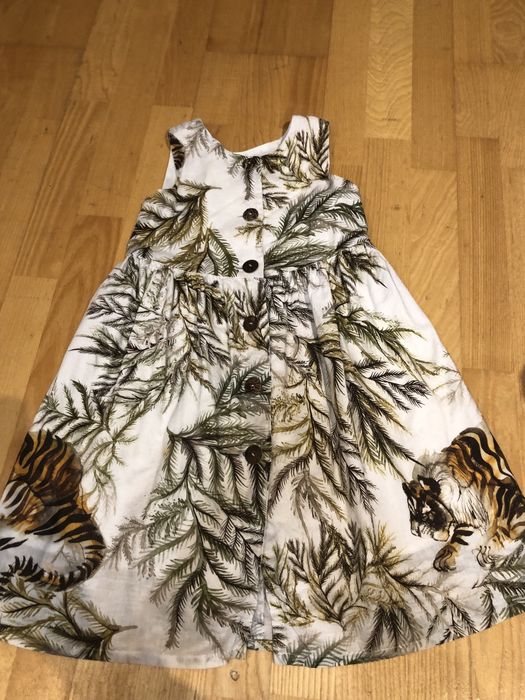 Zestaw 8 sukienek 122/128 od krawcowej + gratis