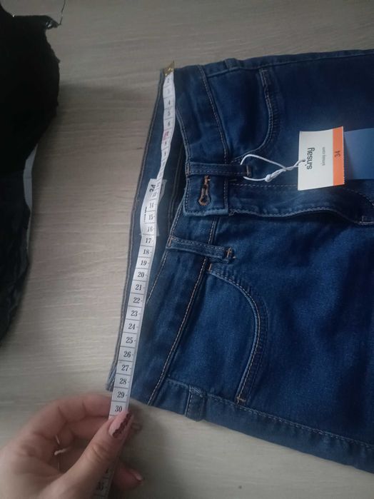 Spodnie jeansy 34