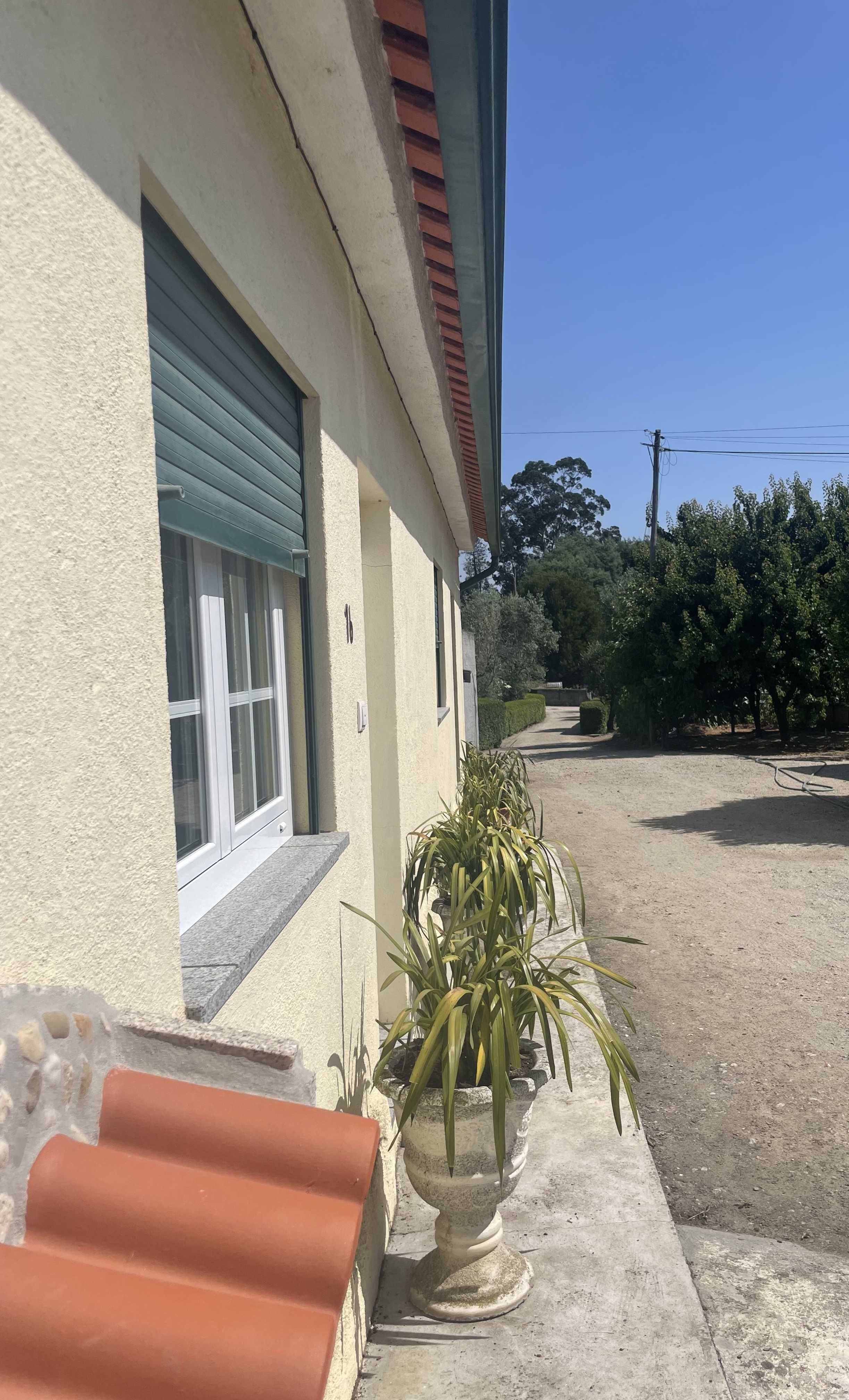 Casa na tranquilidade da aldeia e do campo