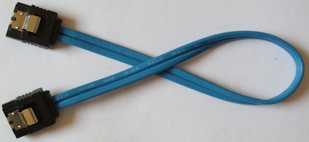 Kabel, przewód sATA niebieski z klipsem blokującym, 25 cm