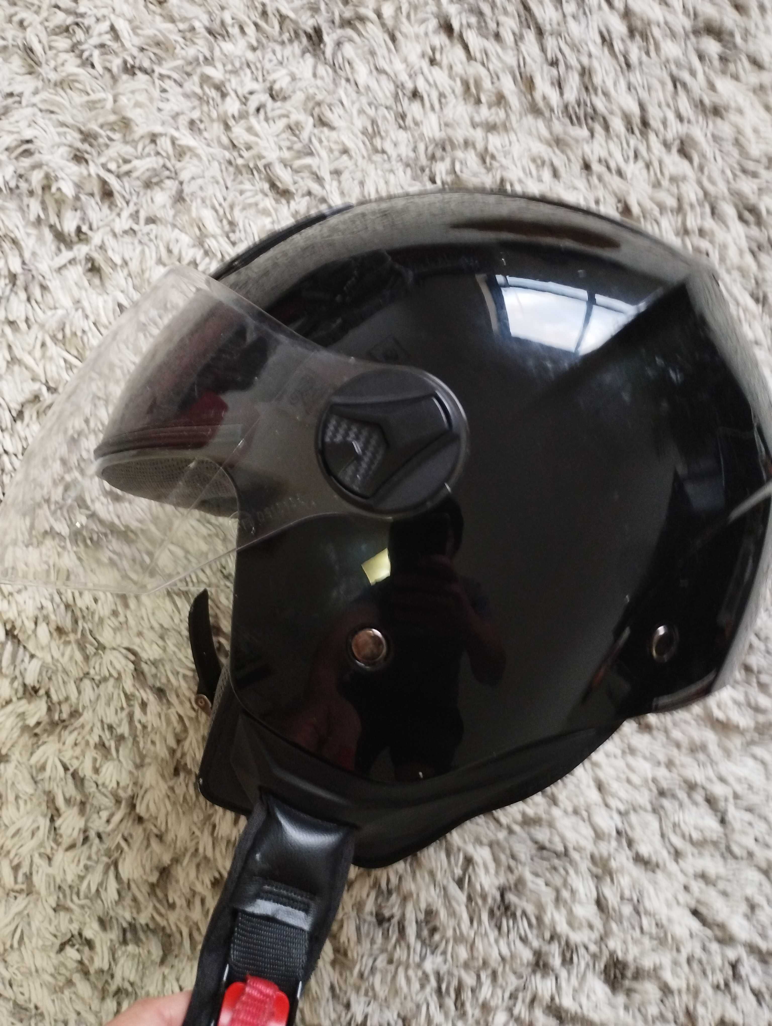 Vende-se 2 capacetes usados tamanho M
