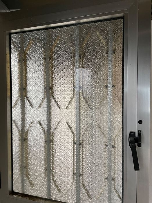 Porta alumínio com janela