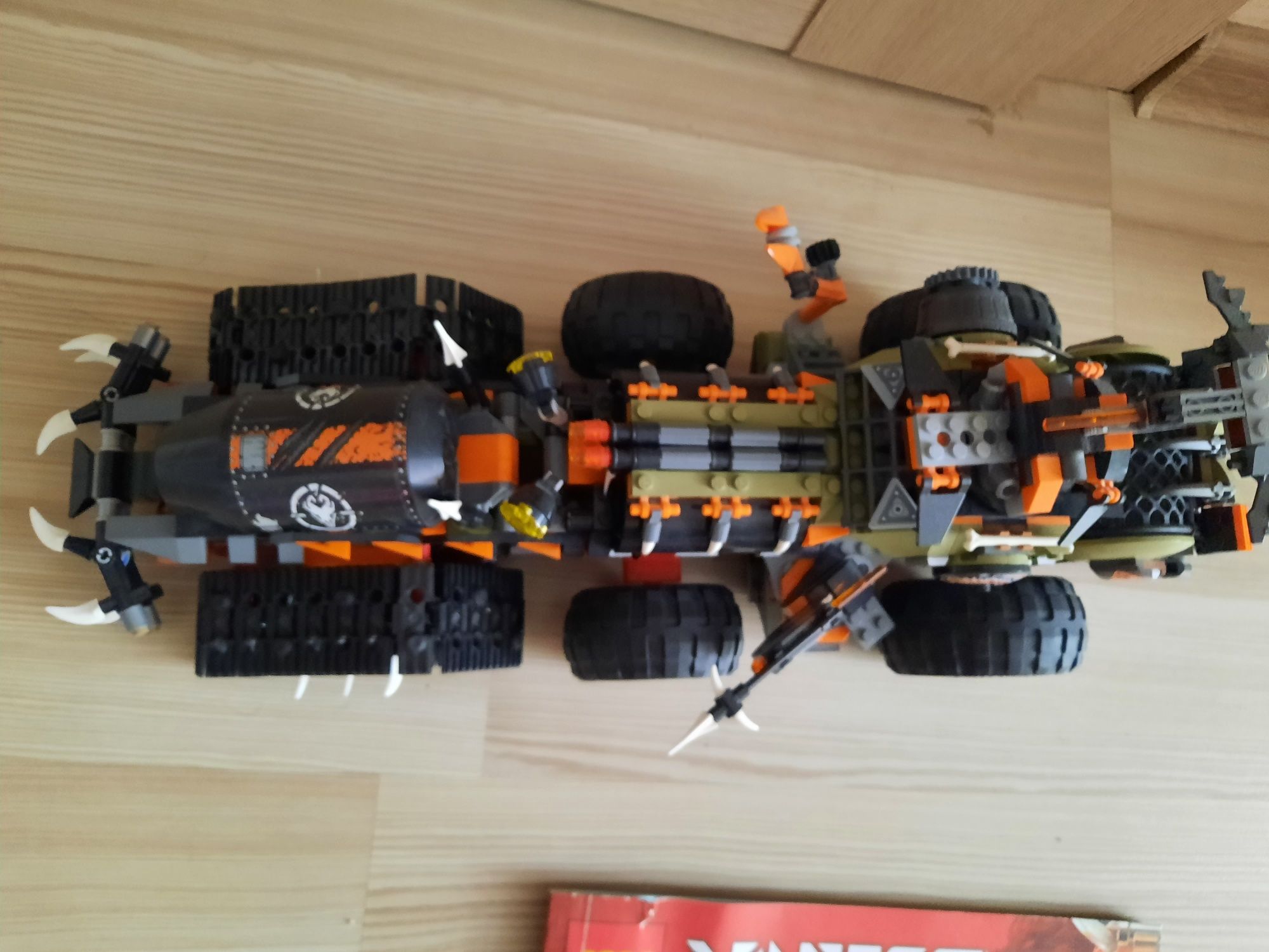 LEGO Ninjago Ультра дракон, Стрімкий мандрівник