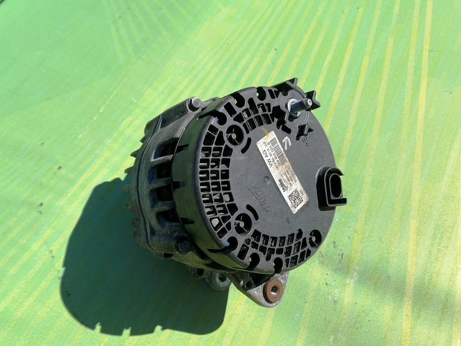 Генератор Volkswagen Touareg CR Туарег ЦР Таурег СР Розборка