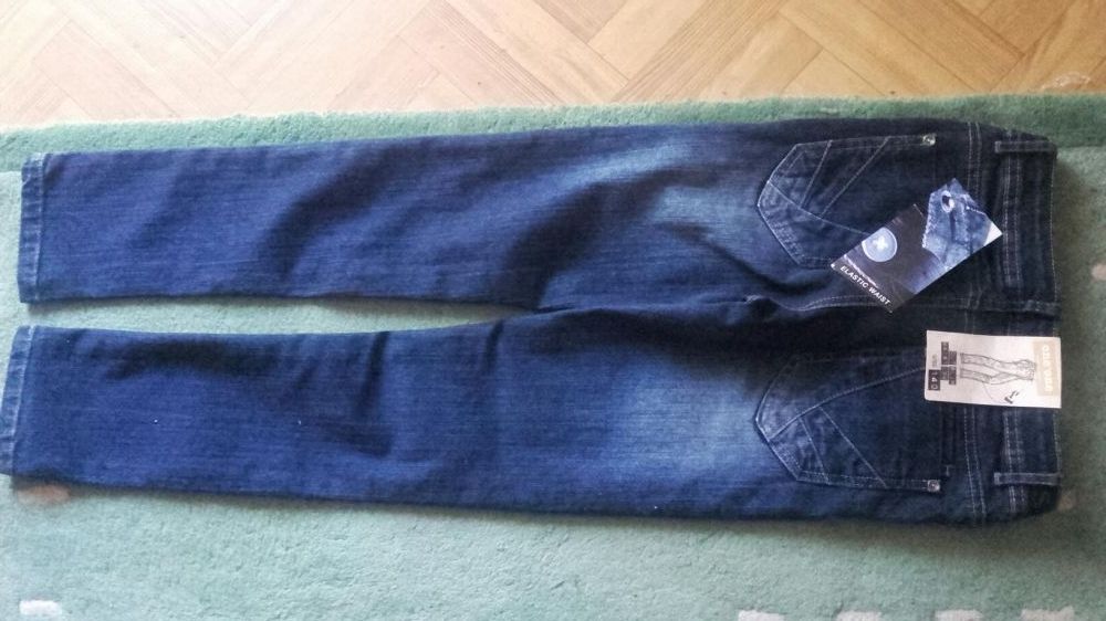 Spodnie jeans/dzins 140 ,nowe