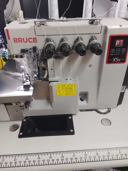 Máquina corte e coze