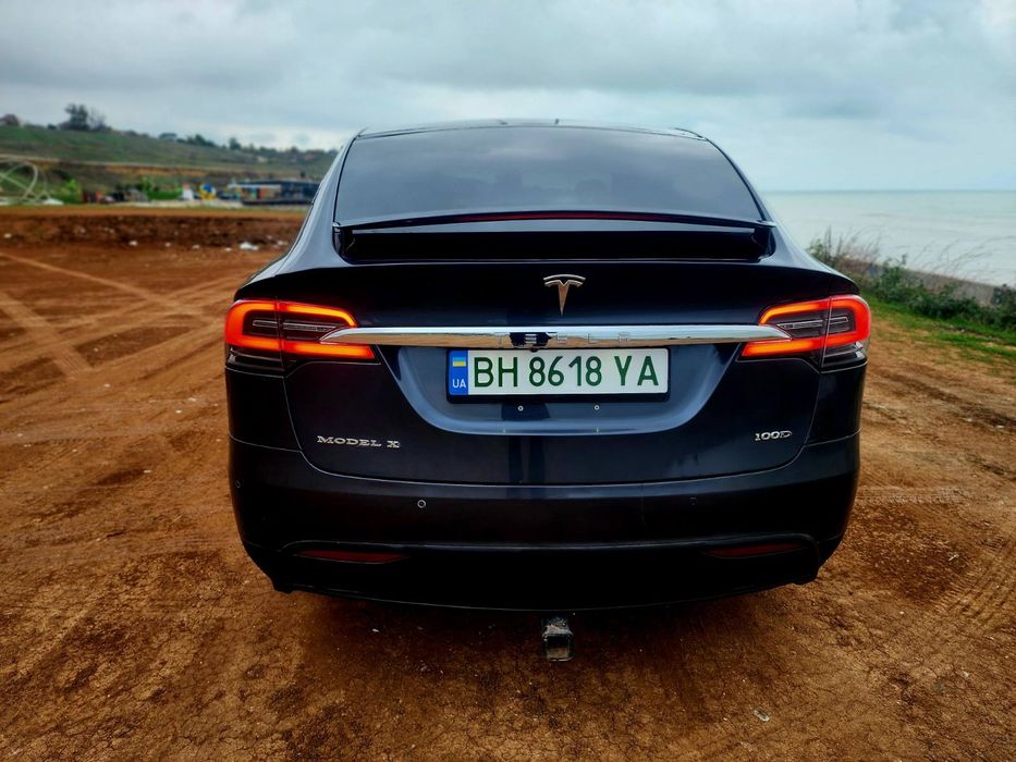Продам Tesla model X 18 год 100D