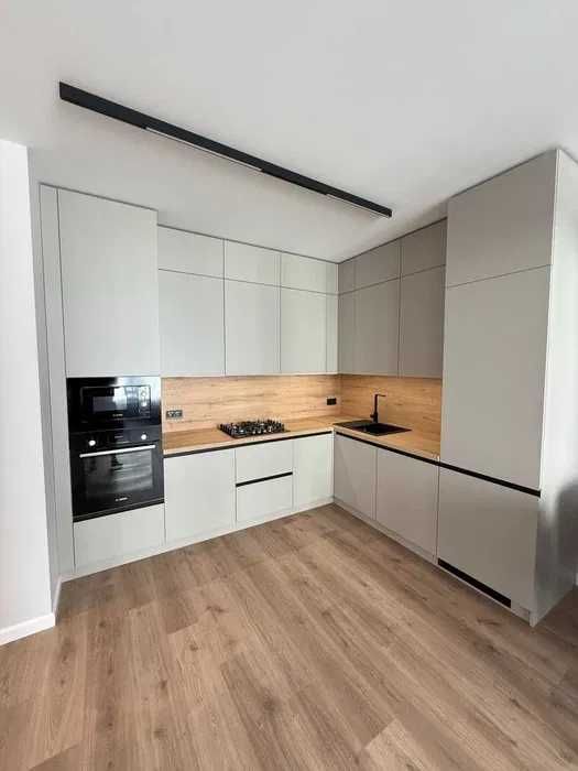 Продаж 2 кім. кв в ЖК Авалон Холідей з якісним авторським ремонтом