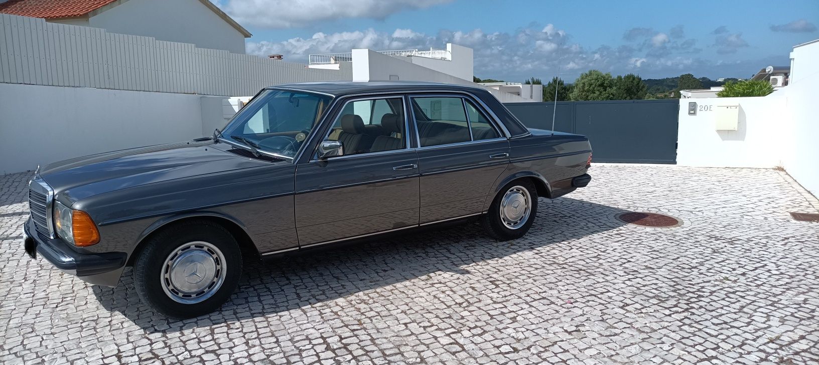 Mercedes Benz W123 300D