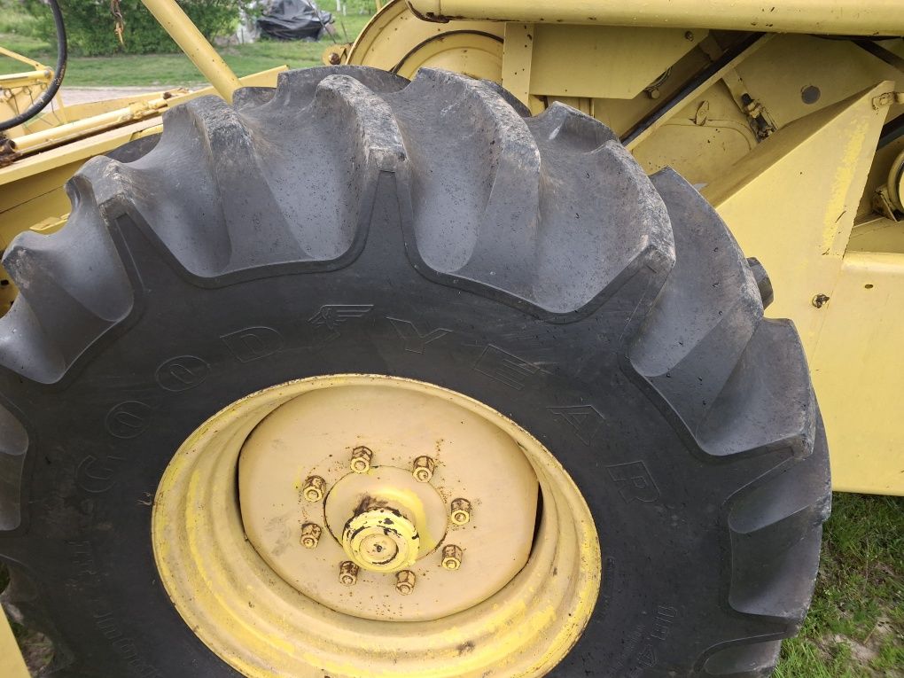 Комбайн зерновий New Holland 1520 1530