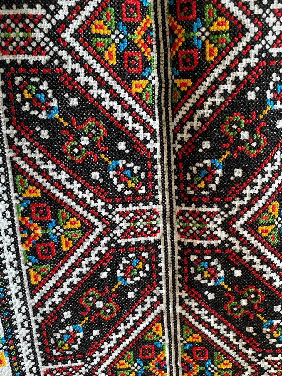 Жіночі вишиванки ручна робота