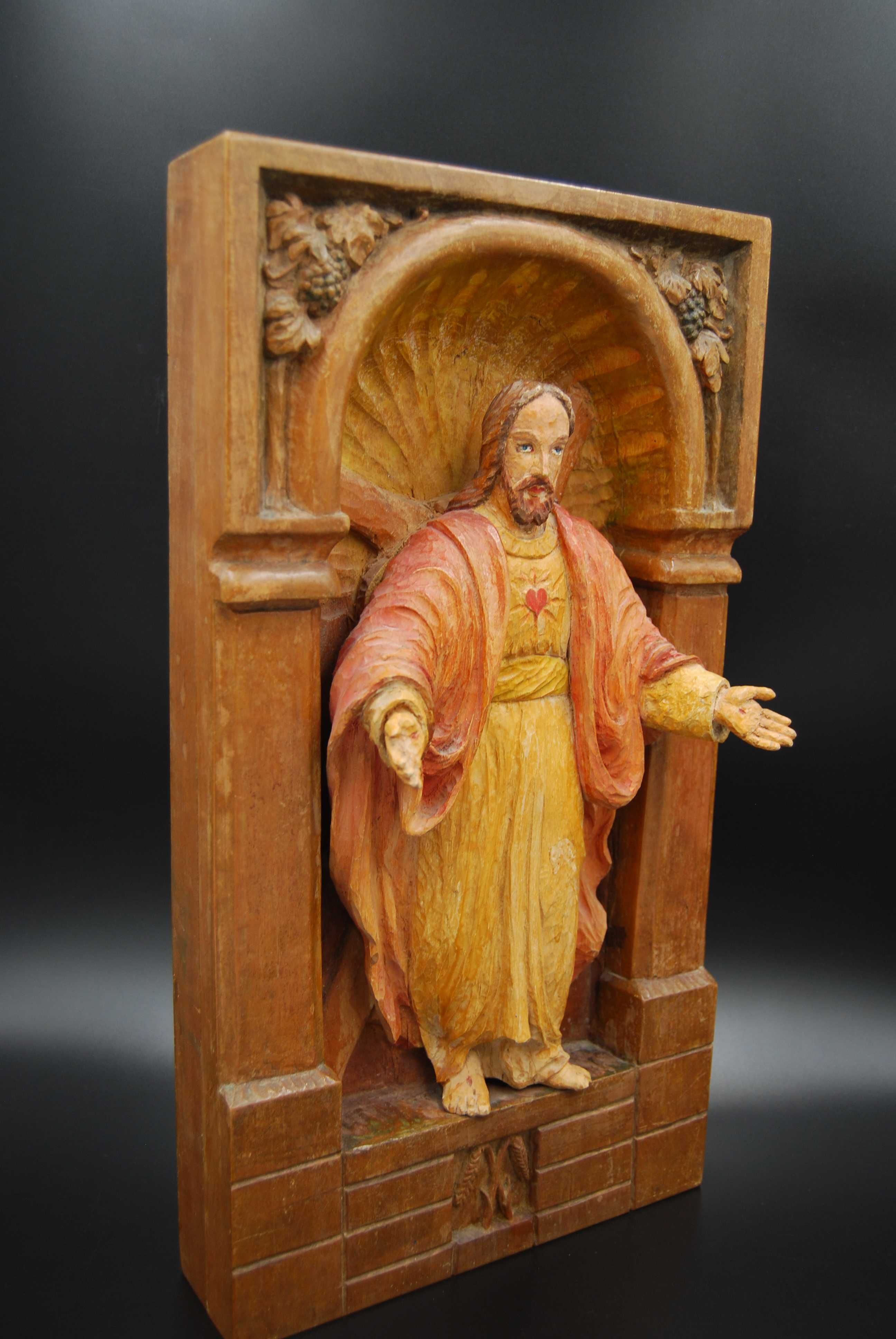 Rzeźba reliefowa Jezusa Chrystusa drewno