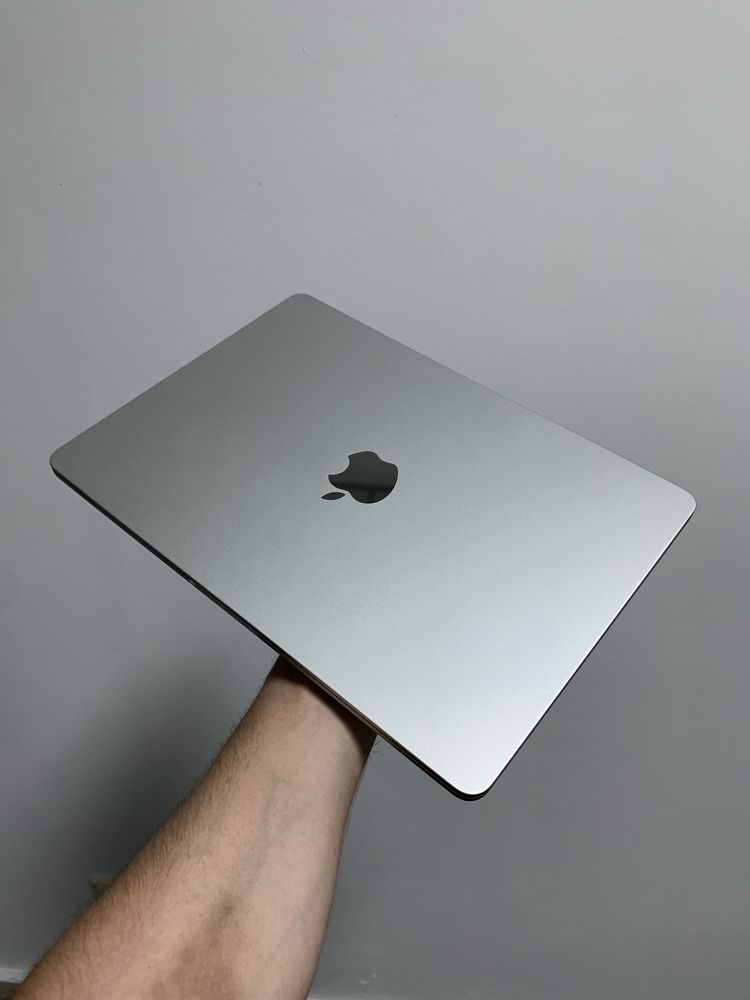 Apple MacBook Air 13 M3 2024 8/256Gb Silver б/у