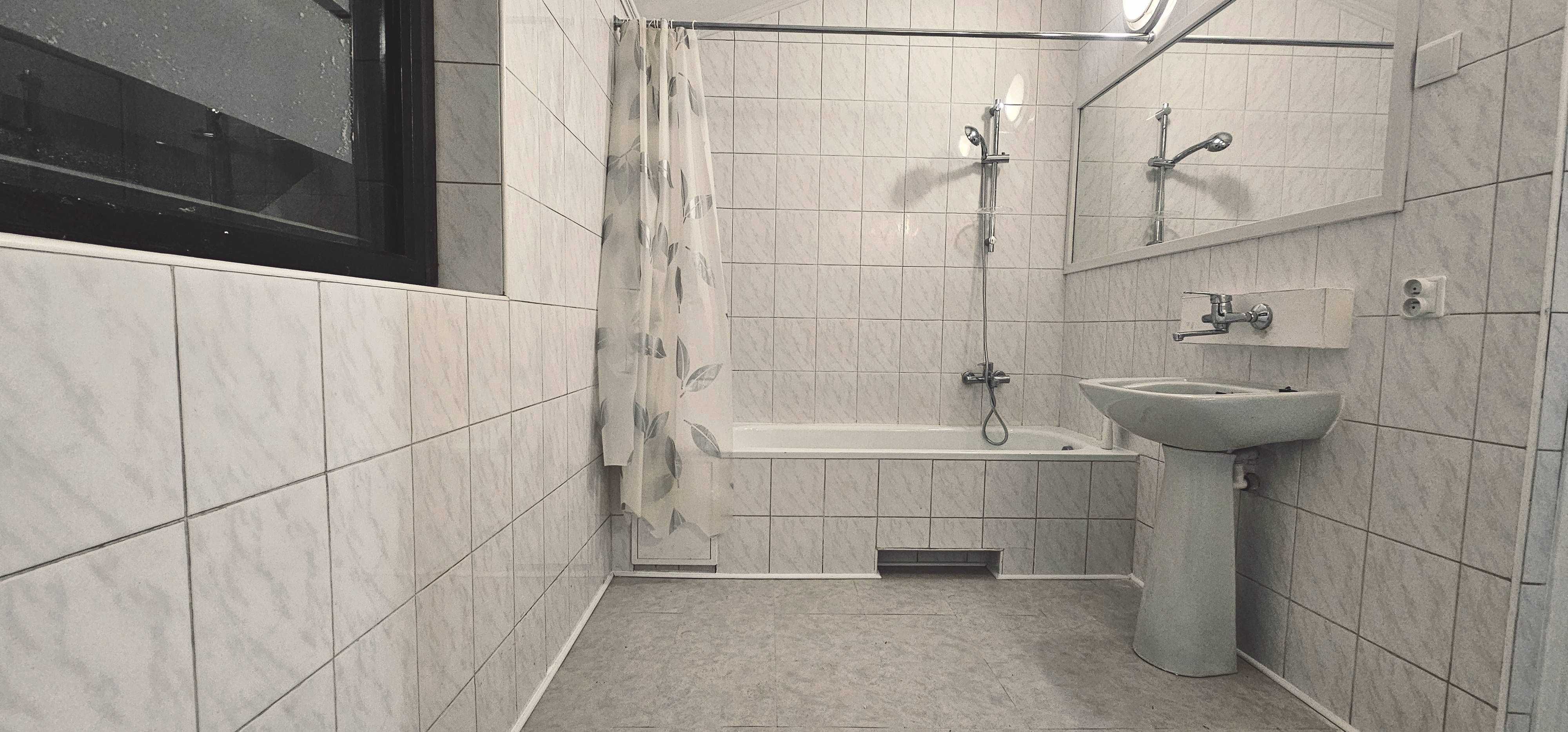 Duży (12m2) pokój 1 os_Dom_Warszawa Radość_tuż przy stacji PKP