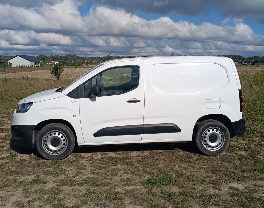 Toyota Proace City 1.5 D4D, 3 osoby, faktura 23%