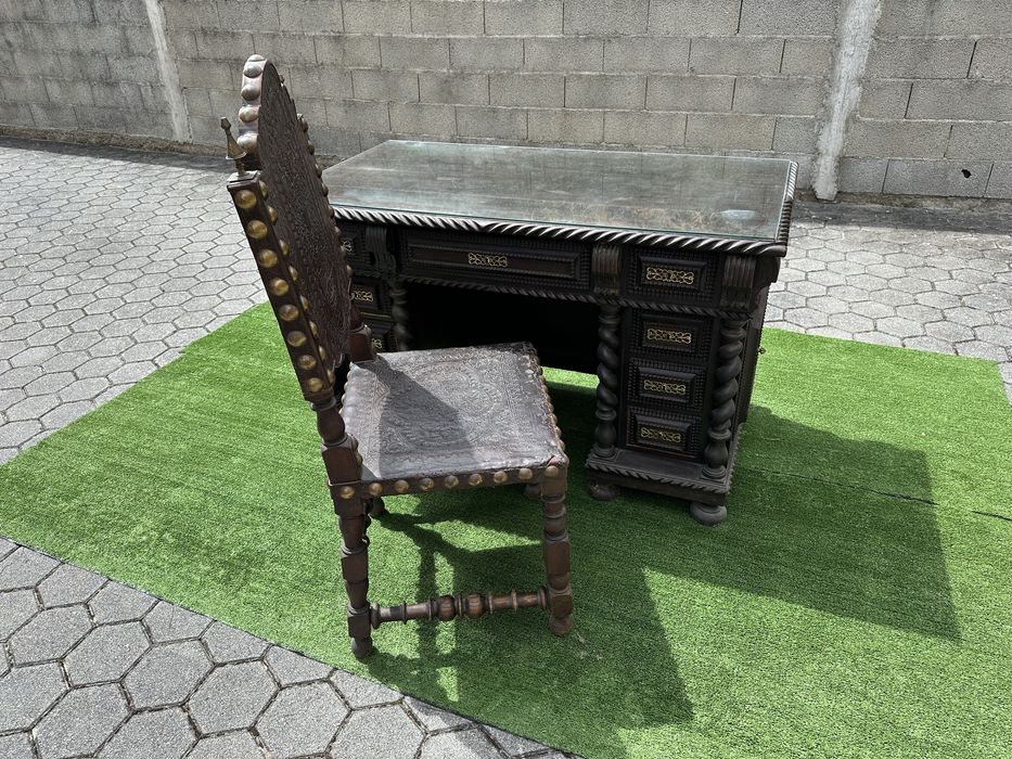 Secretária e cadeira em pau preto - torcidos e tremidos