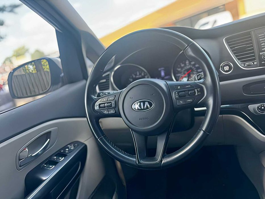 Kia Sedona      2019