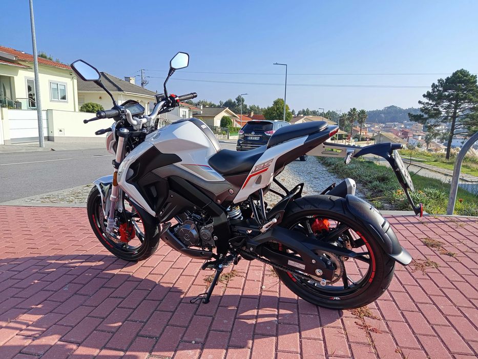 Mota Keeway RKF 125cc( práticamente nova )