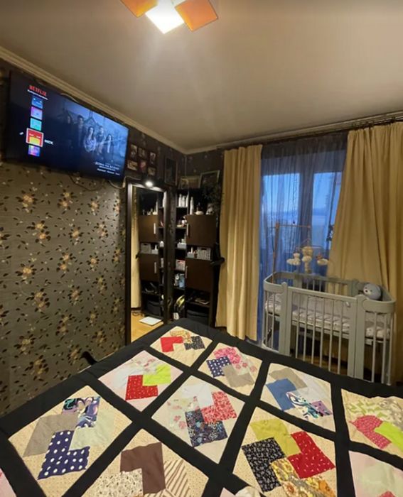 Продаж 3к квартири 76 кв. м на вул. Карпенка