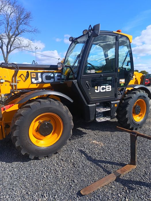 Usługi ładowarką teleskopową i wynajem ładowarek