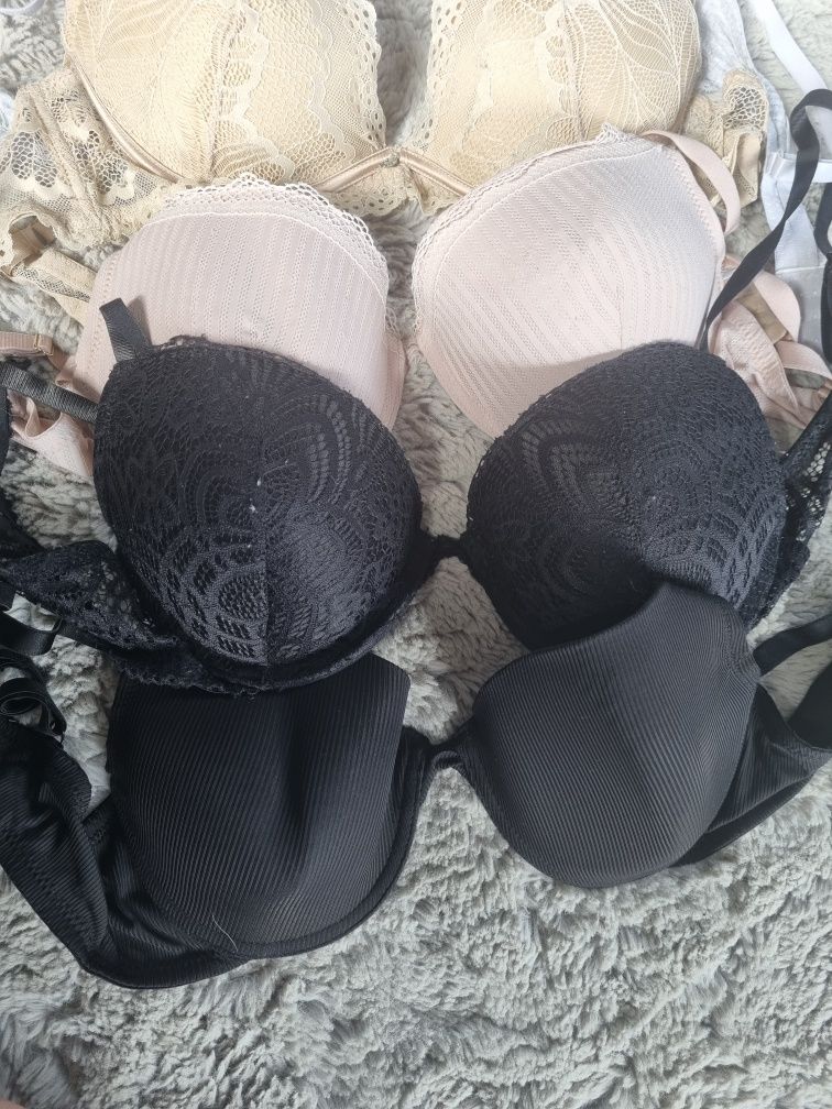 Biustonosze rozne kolory rozmiar 70C