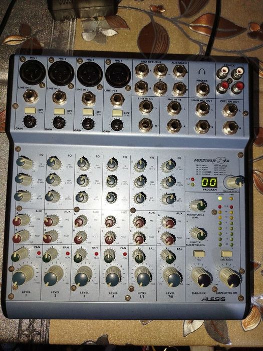 Мікшерний пульт Alesis Multimix 8FX