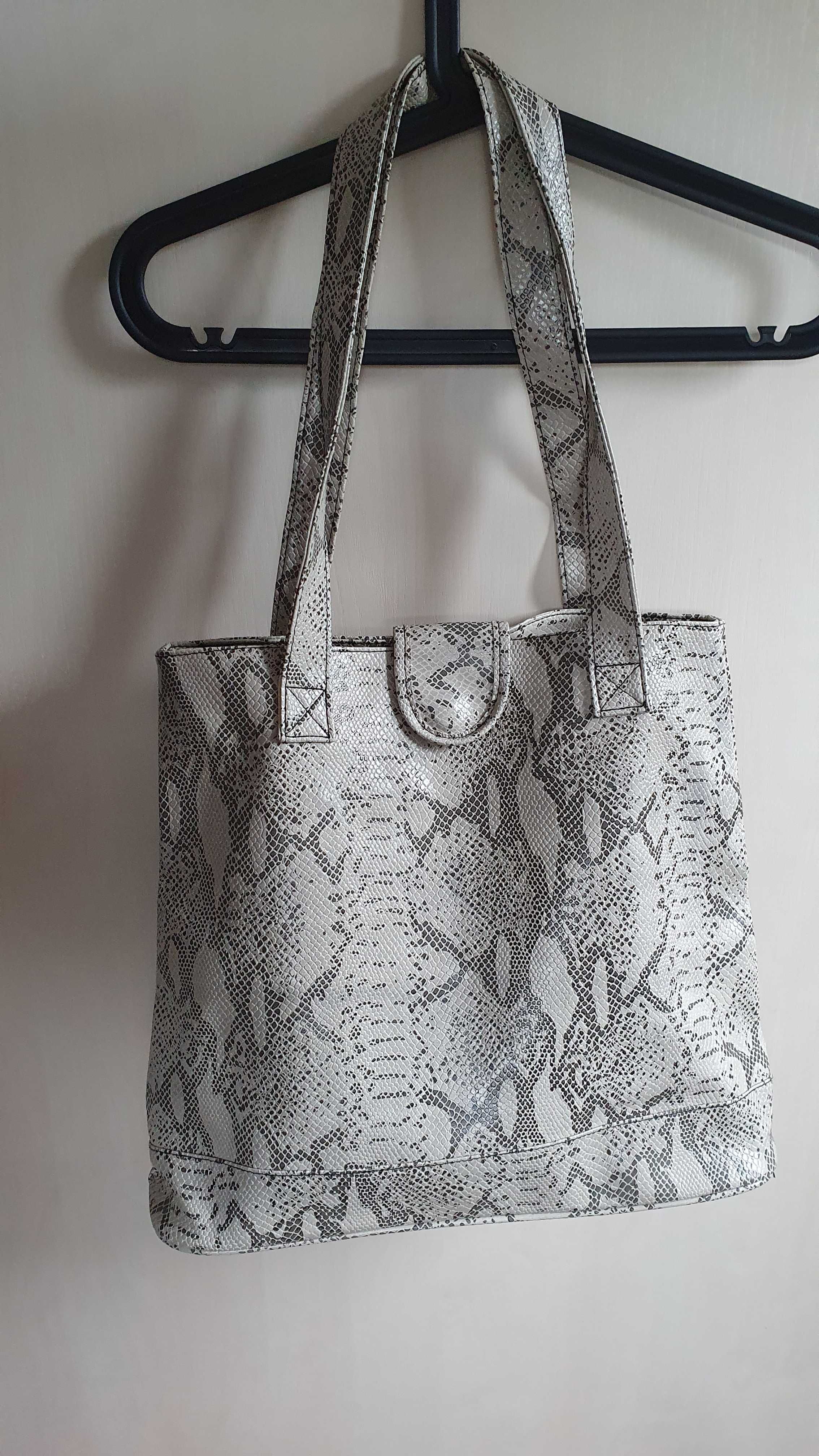 Shopper bag wężowa skórka świetna na lato.