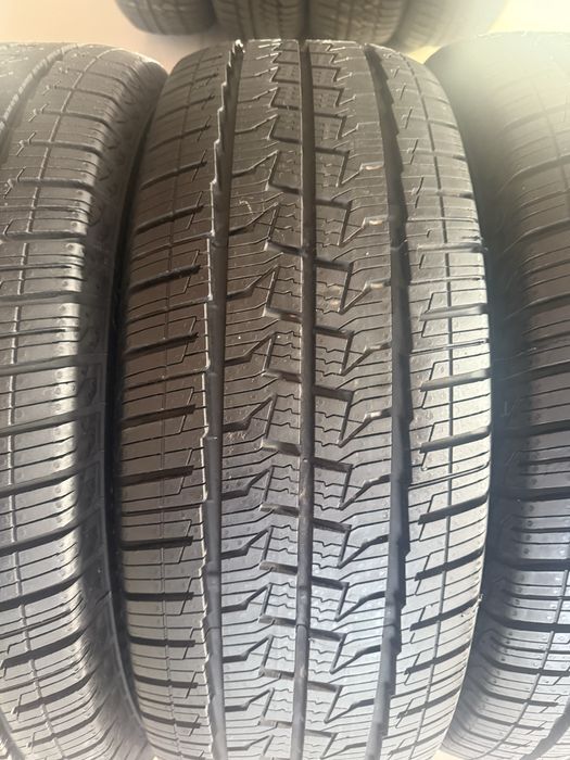 Шини всесезонні 215/65/16C Continental VanContact 4 Season