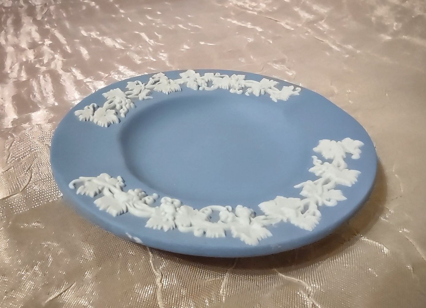Popielniczka, Wedgwood, bisquit, porcelana angielska, sygnowana.