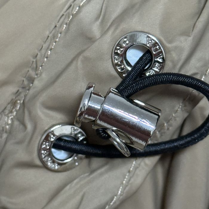 Куртка жіноча  пуховик Prada м