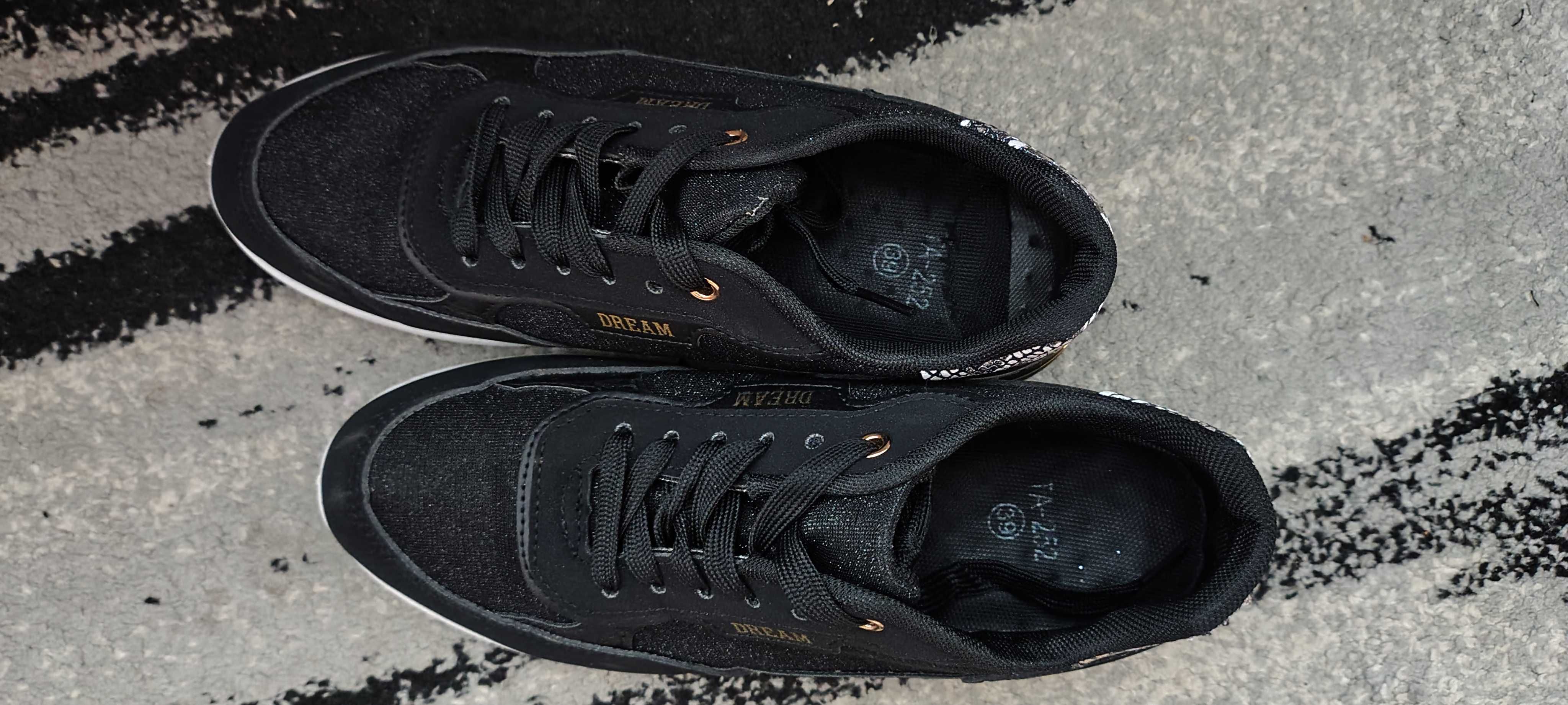 Sneakersy czarne