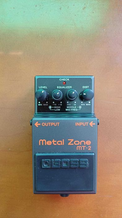 Efekt gitarowy BOSS Metal Zone MT-2