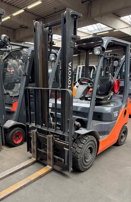 Навантажувач вилковий TOYOTA газ бензин погрузчик Тойота