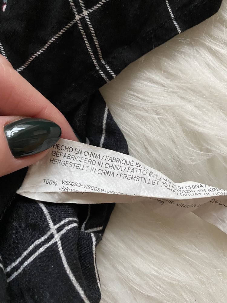 Koszula damska stradivarius S z guzikami kołnierzyk czarna ze wzorem w