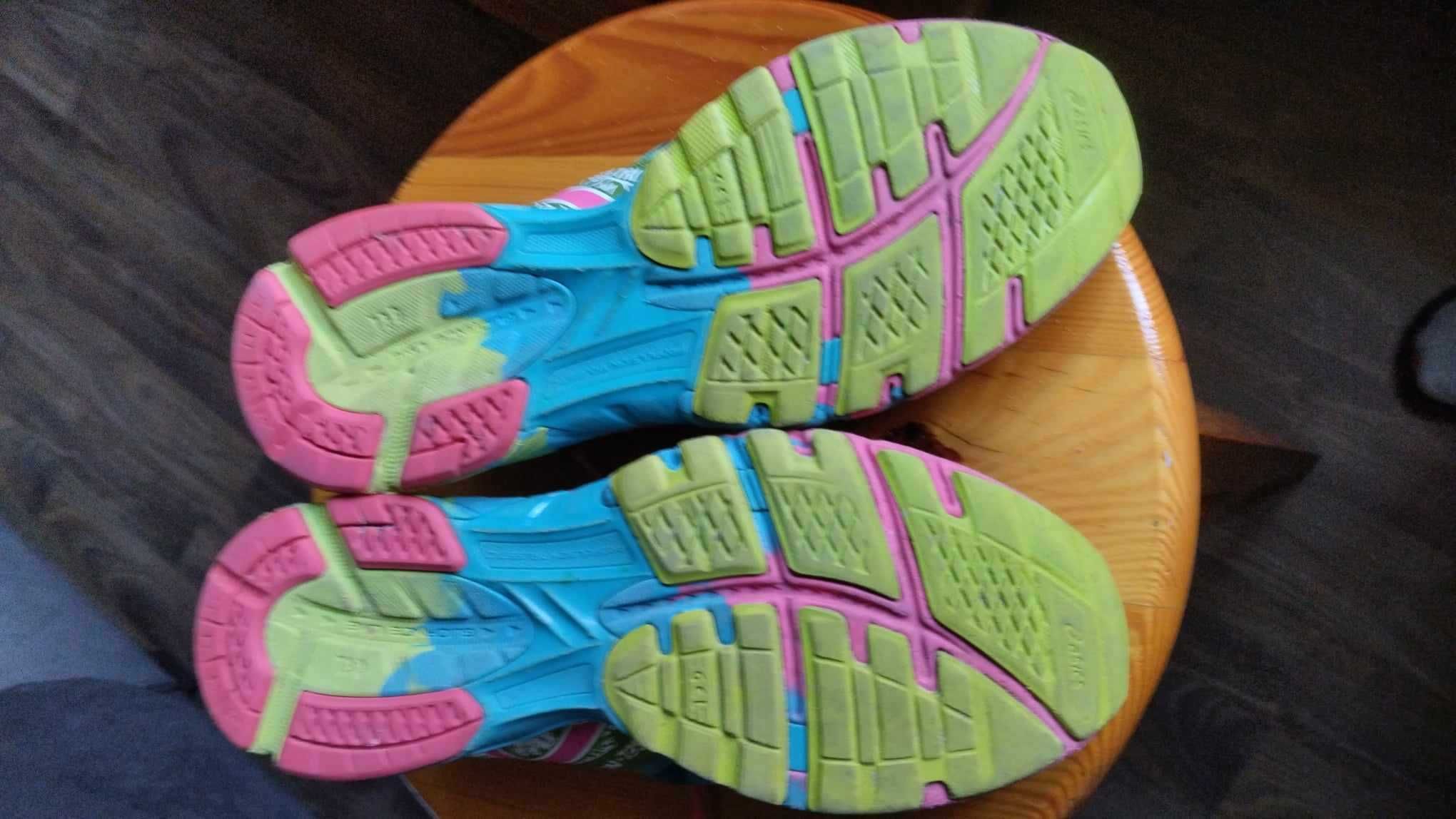 Buty Damskie Asics Gel-Noosa Tri9