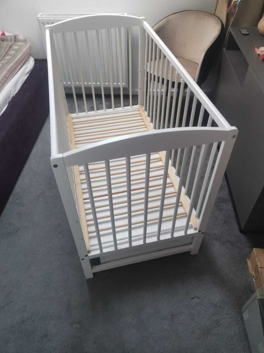 Łóżeczko dziecięce z szufladą +materac