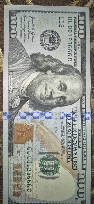 100$ з цікавим номером для колекції