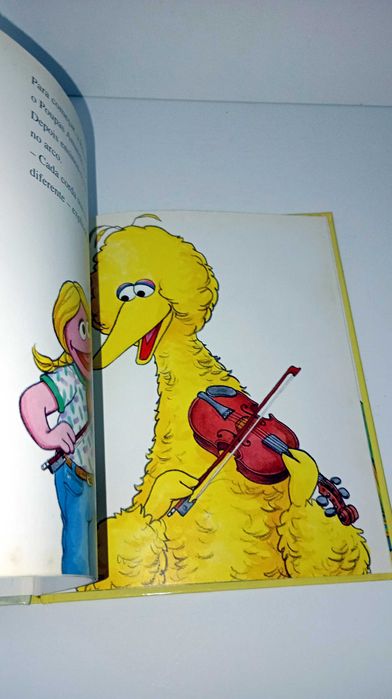 O Poupas Amarelo e o Violino - Livro da Rua Sésamo