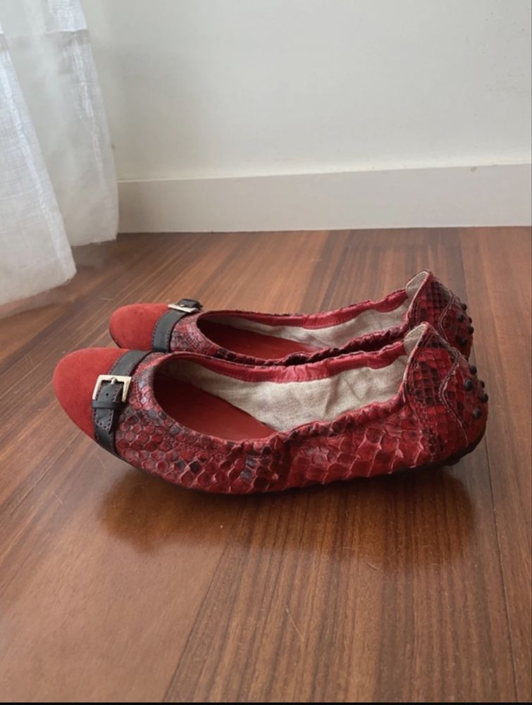 Sabrinas Vermelhas TOD’S em Pele de Cobra