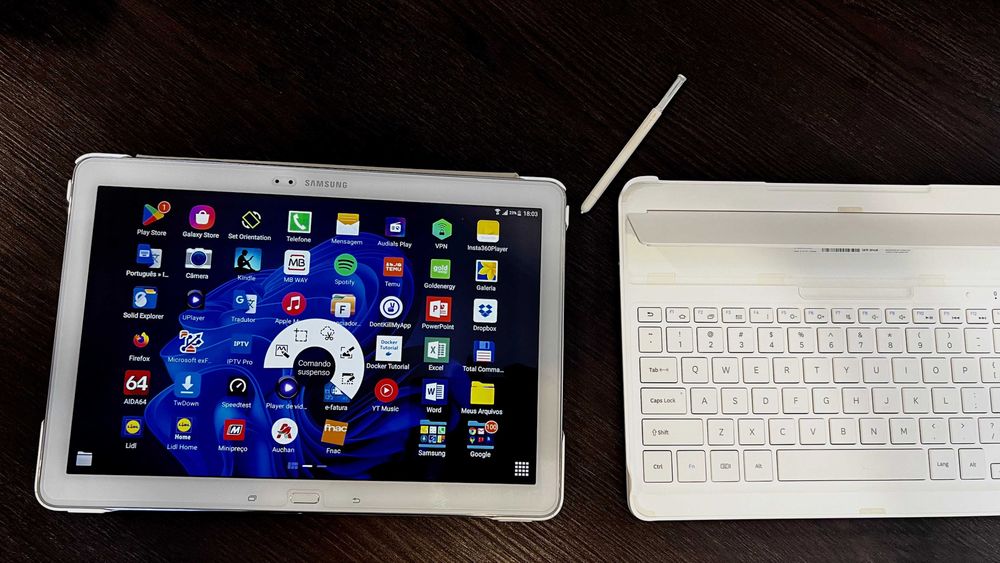 Galaxy Note Pro 12.2" - 32GB White (WiFi + hi3G) + Keyboard + Accessories64169652781185124
