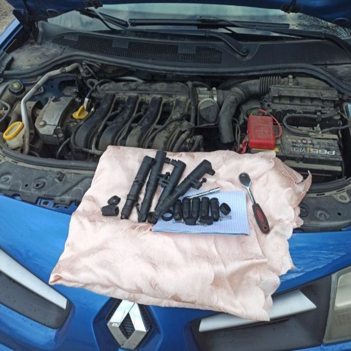 Наконечніки котушки запалювання,зажиганія 4 шт Рено Меган 2