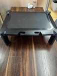 Stolik pod monitor czarny